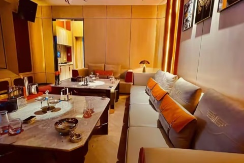 沧州莱恩酒吧LionClub招聘,河北沧州酒吧招聘模特,提供住宿/报销路费